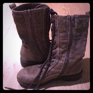 Makalu size 7 lace up combat boots